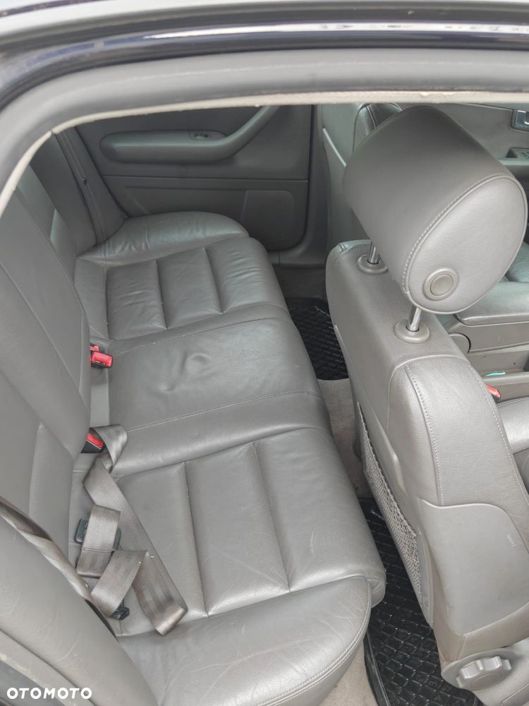 Audi A4 Limousine - 8