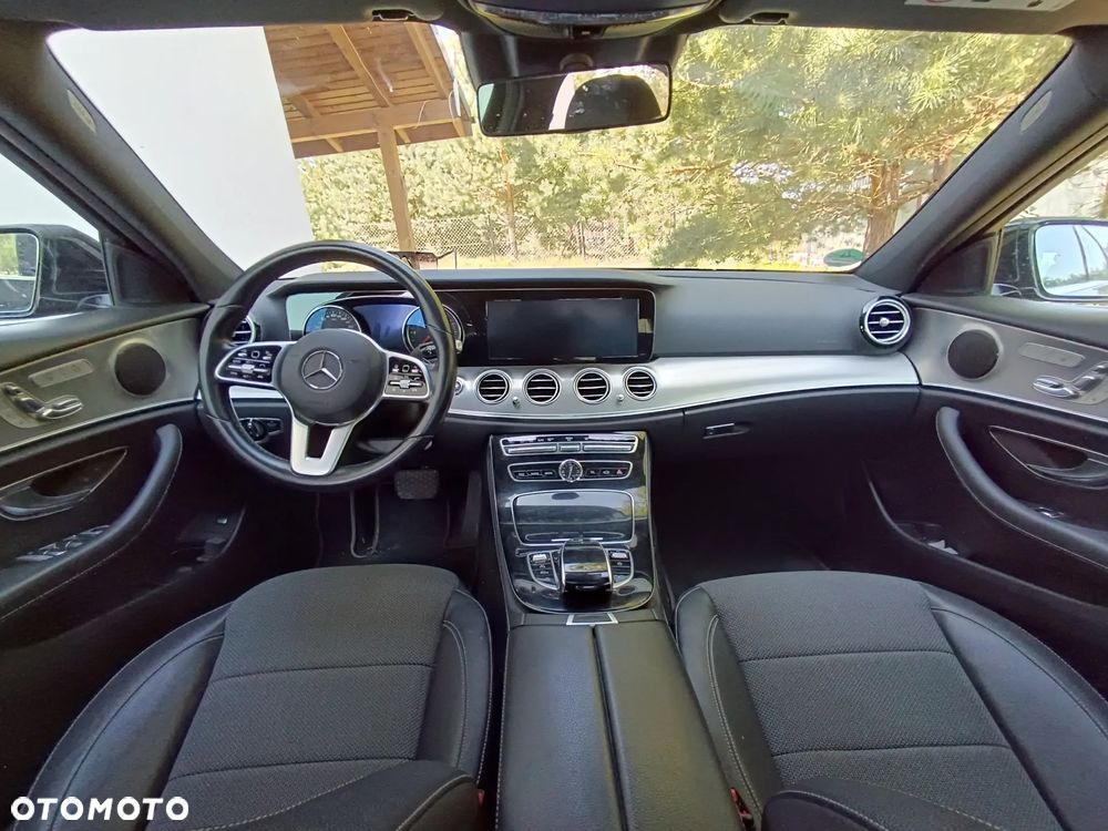 Mercedes-Benz Klasa E 220 d 9G-TRONIC Exclusive - 10