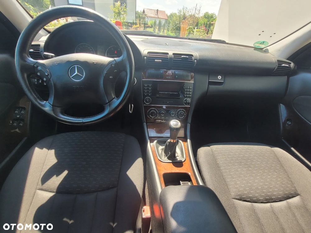 Mercedes-Benz Klasa C 220 T CDI Elegance - 11