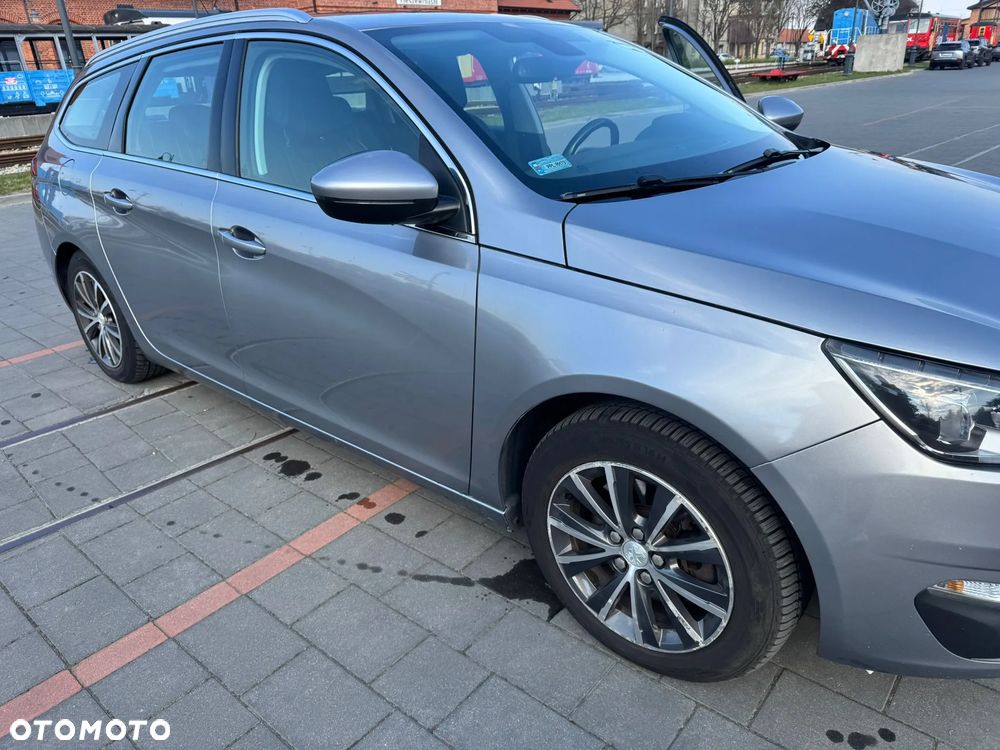 Peugeot 308 - 8