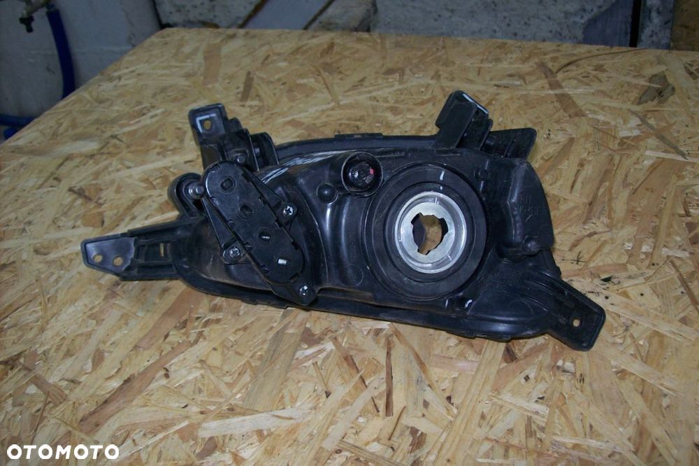 lampa przeciwmgielna prawa hyundai tucson iii - 2