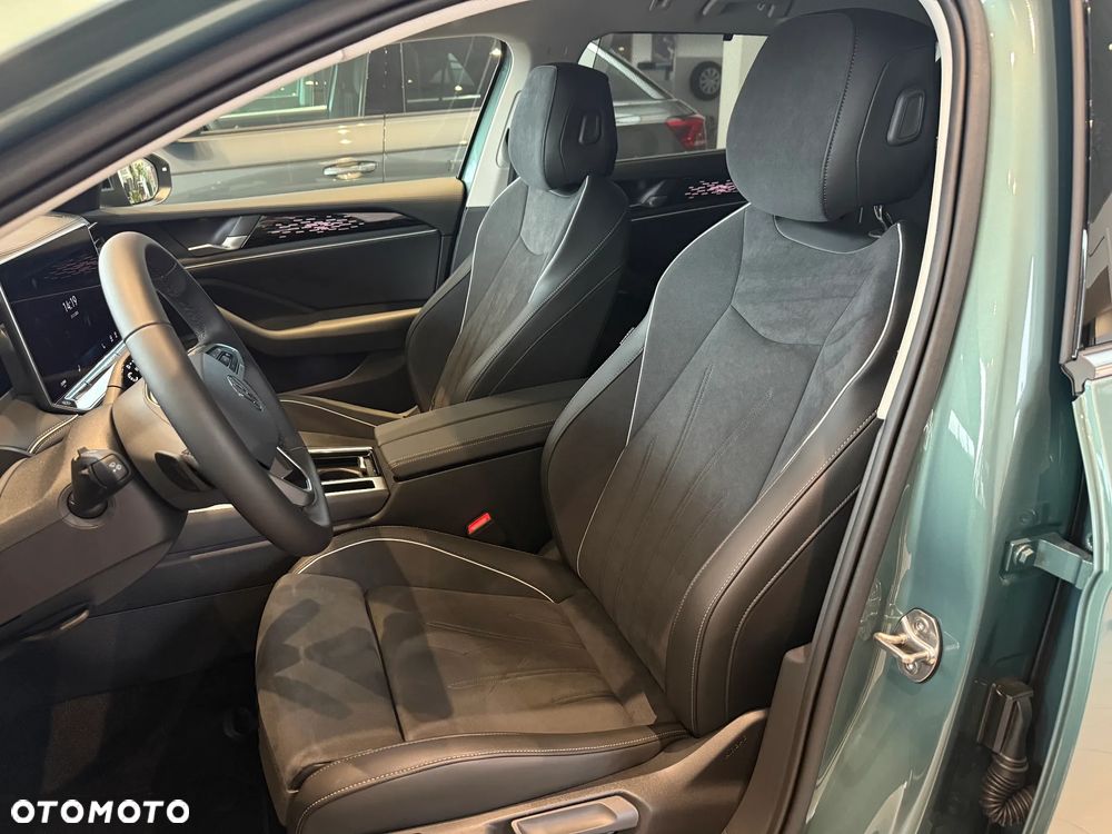 Volkswagen Passat 2.0 TDI SCR Elegance DSG - 12