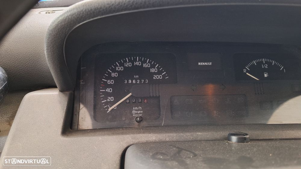 Renault Clio 1.9 D RXE - 6