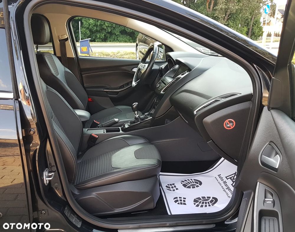 Ford Focus 1.6 TDCi DPF Titanium - 11