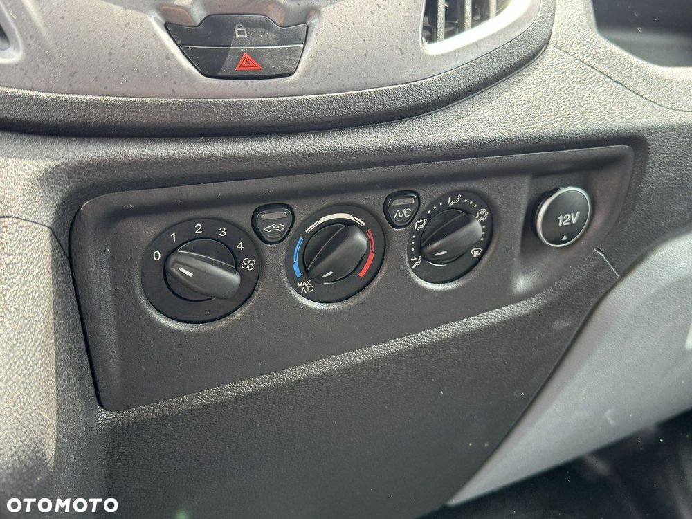 Ford Transit - 27