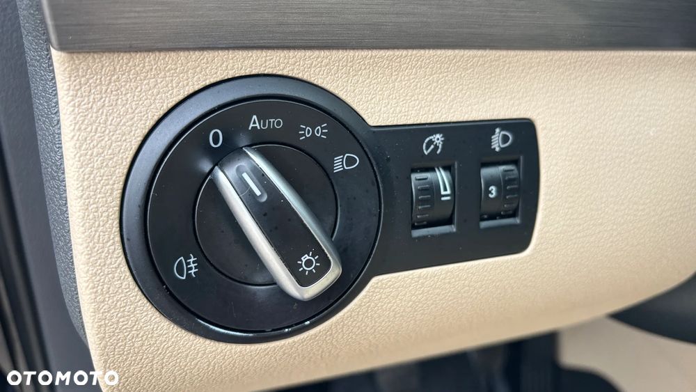 Volkswagen Touran 2.0 TDI DPF Comfortline - 21