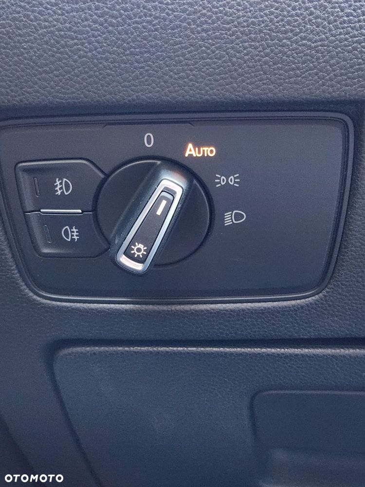 Volkswagen Passat 2.0 TDI SCR DSG 4Motion Business - 9