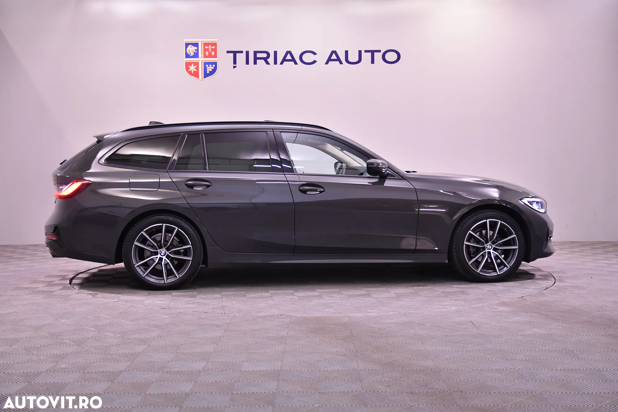 BMW Seria 3 318i Touring Aut. - 6