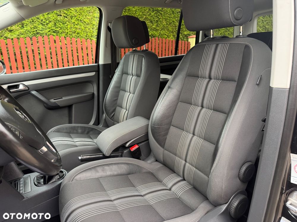 Volkswagen Touran 2.0 TDI DPF BlueMotion Technology MATCH - 8