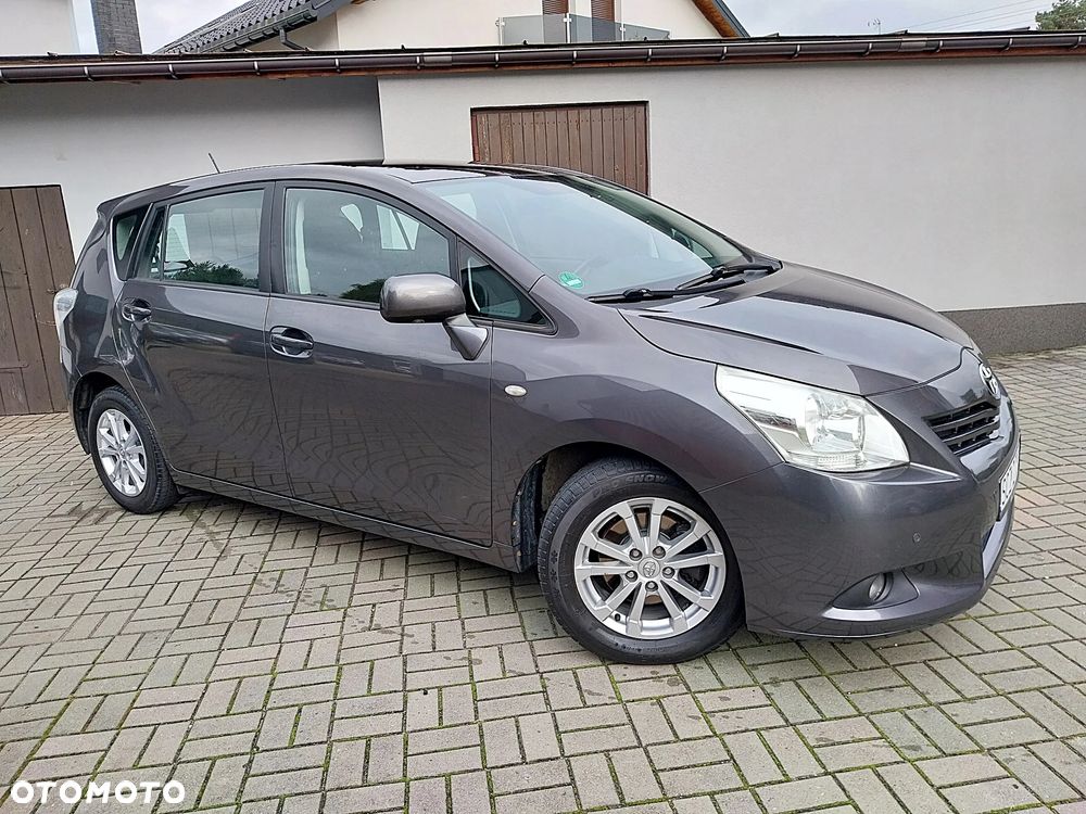 Toyota Verso 1.8 Executive - 29