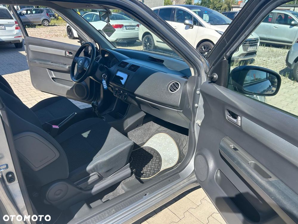 Suzuki Swift 1.3 Club - 21