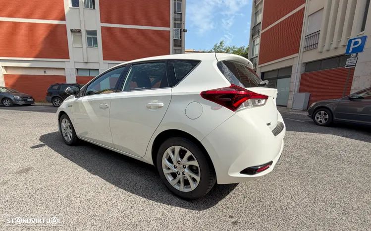Toyota Auris 1.8 HSD Comfort+P.Sport - 2