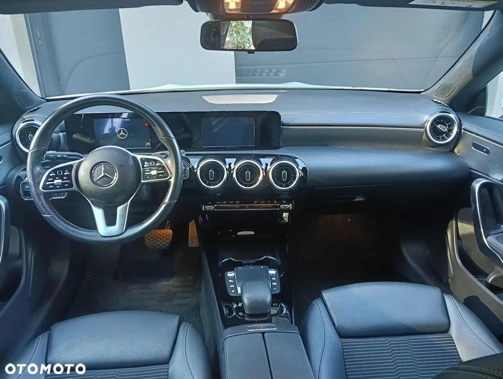 Mercedes-Benz CLA 200 d Shooting Brake 8G-DCT - 21