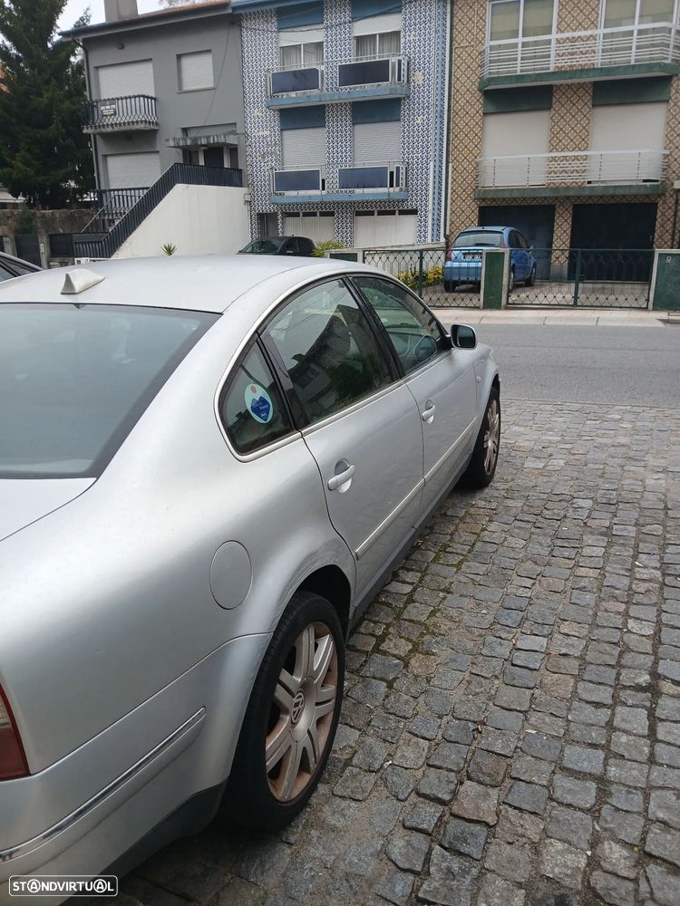VW Passat 1.9 TDi Highline - 3