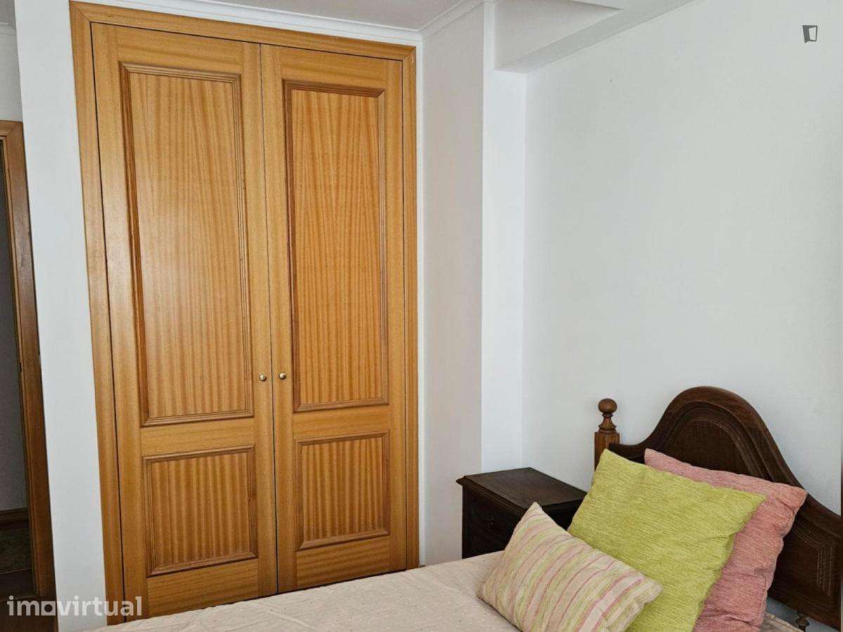 Quarto - localizado em Lumiar Lisbon - Grande imagem: 3/20