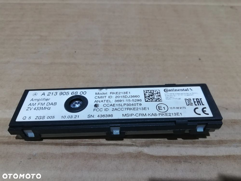 MERCEDES W213 WZMACNIACZ ANTENOWY A2139056500 A2139056800 - 3