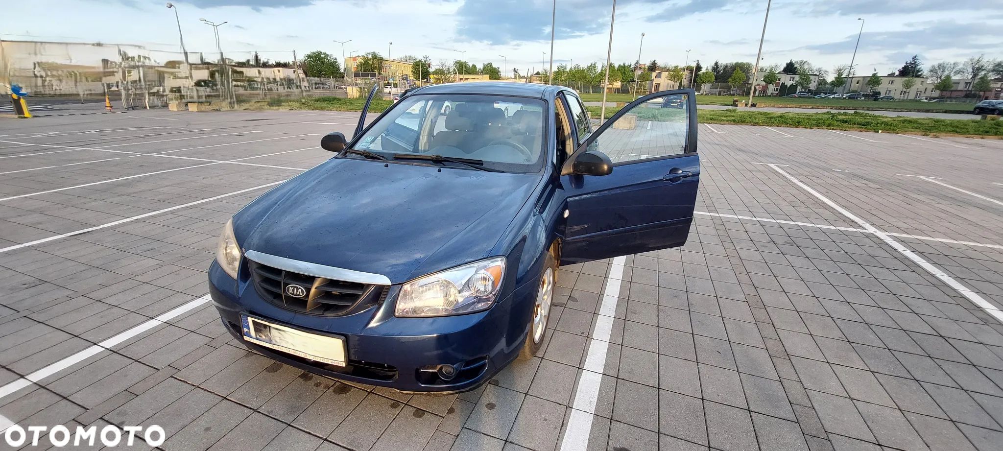 Kia Cerato 1.6 LX / Family - 1