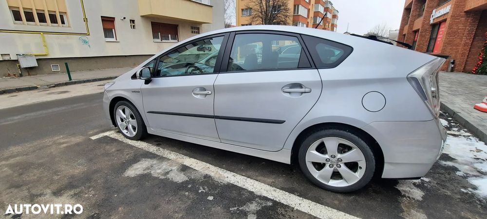 Toyota Prius - 3
