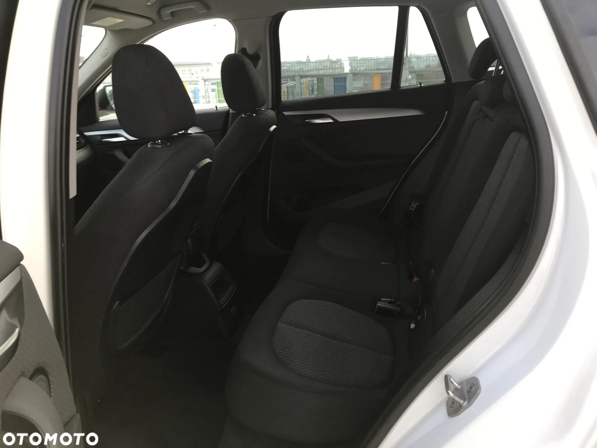 BMW X1 sDrive18i Business Edition - 24