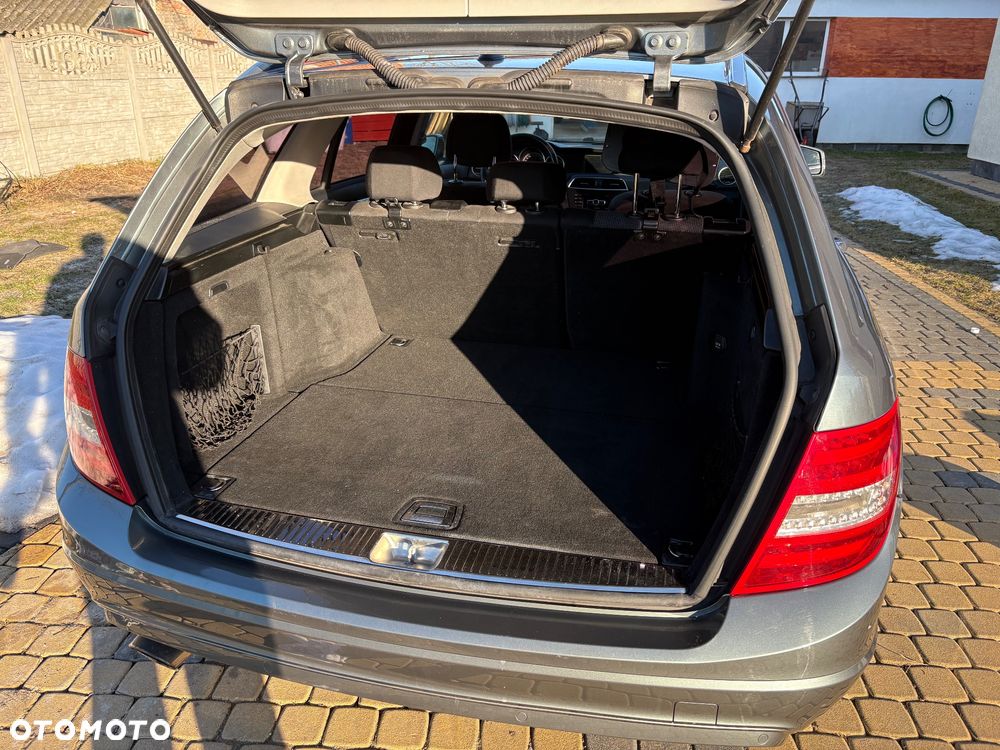 Mercedes-Benz Klasa C 220 CDI DPF Automatik BlueEFFICIENCY Avantgarde - 9