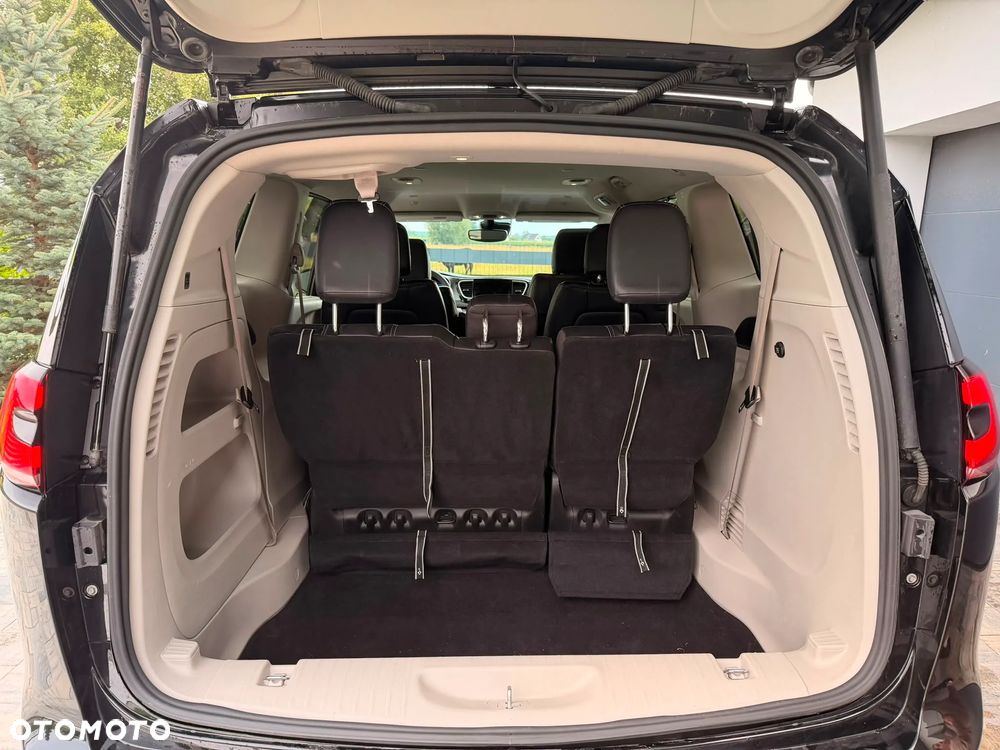 Chrysler Pacifica - 17