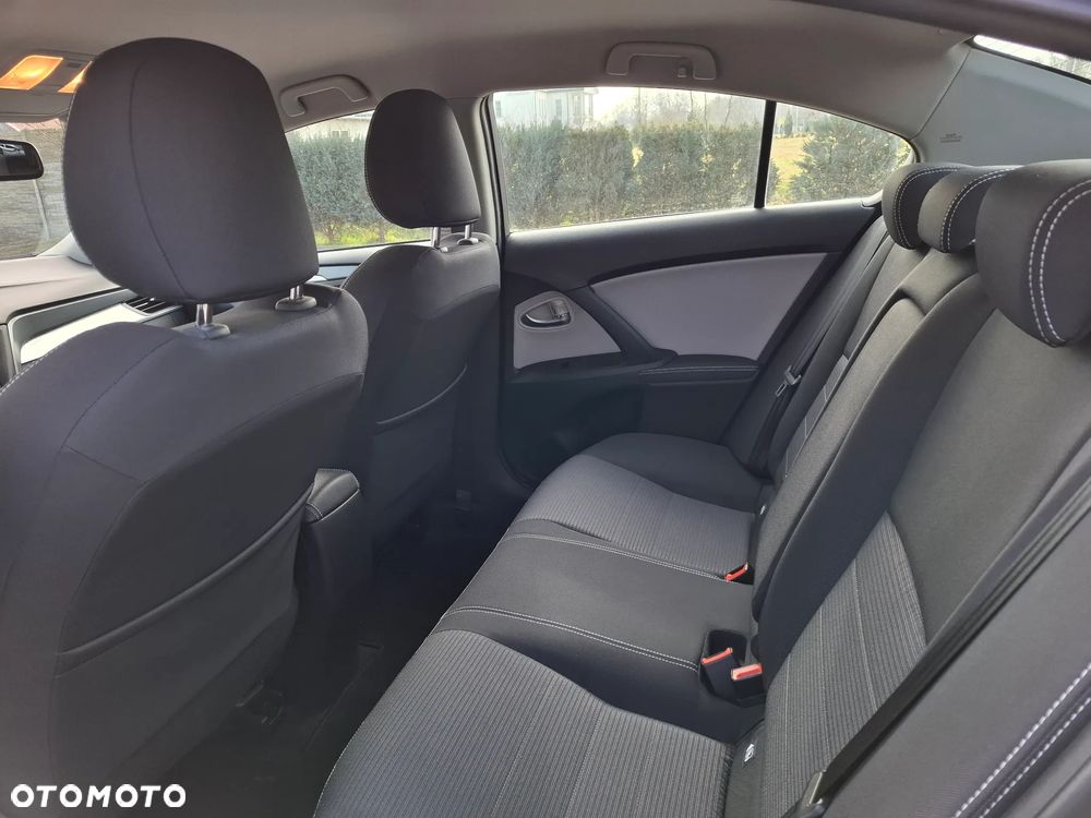 Toyota Avensis - 25