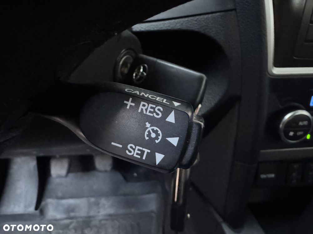 Toyota Auris 1.6 Premium + - 25