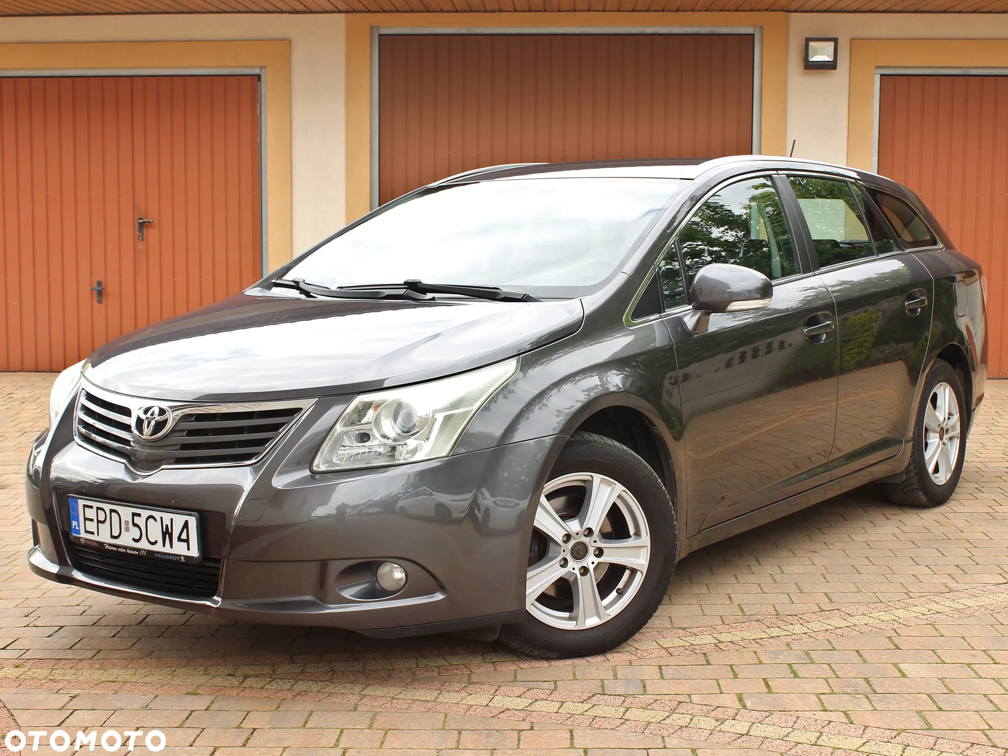 Toyota Avensis 1.8 Premium MS - 10