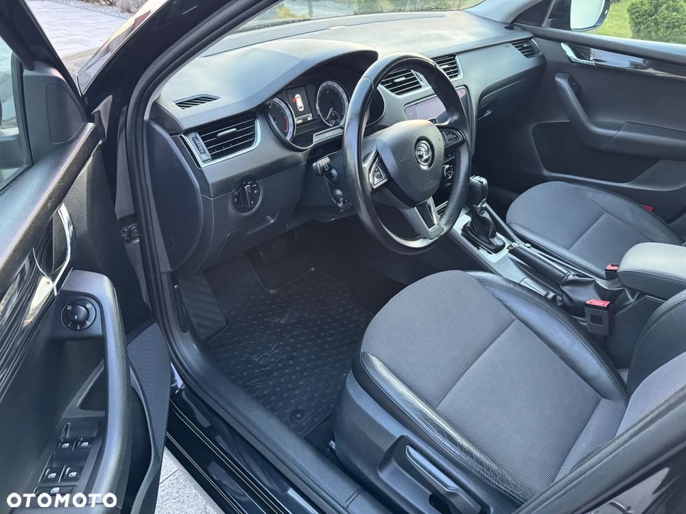 Skoda Octavia 2.0 TDI SCR 4x4 Style DSG - 8