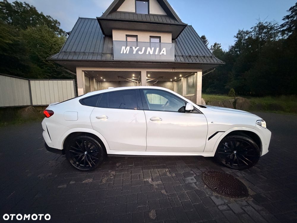 BMW X6 xDrive40d mHEV - 15