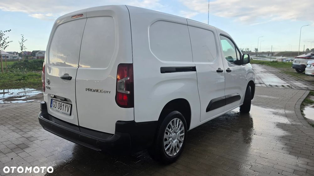 Toyota ProAce Kombi D-4D Medium 2,6t - 7