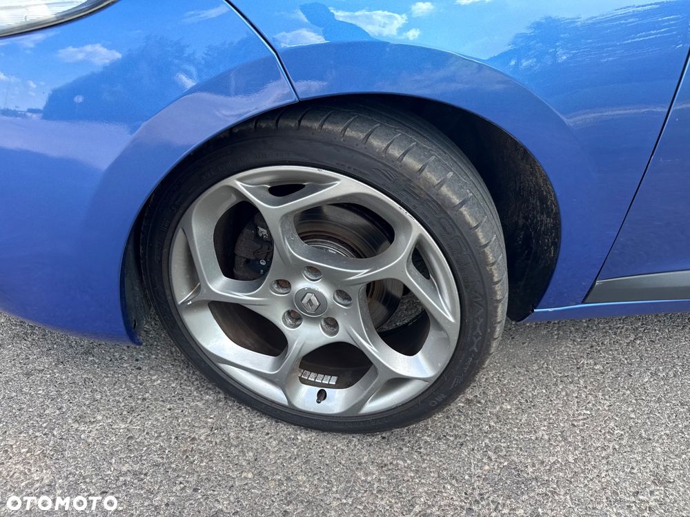 Renault Megane TCe 180 GT - 12