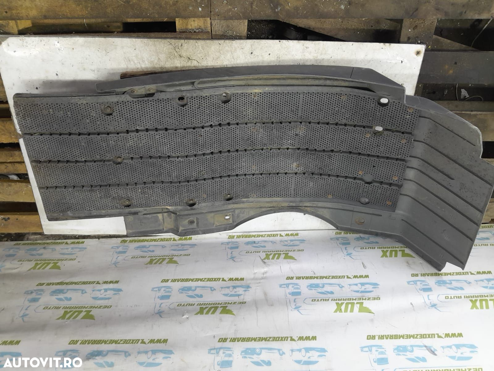 Carenaj roata stanga 504073983 IVECO Stralis generatia [2002 - 2012] - 2