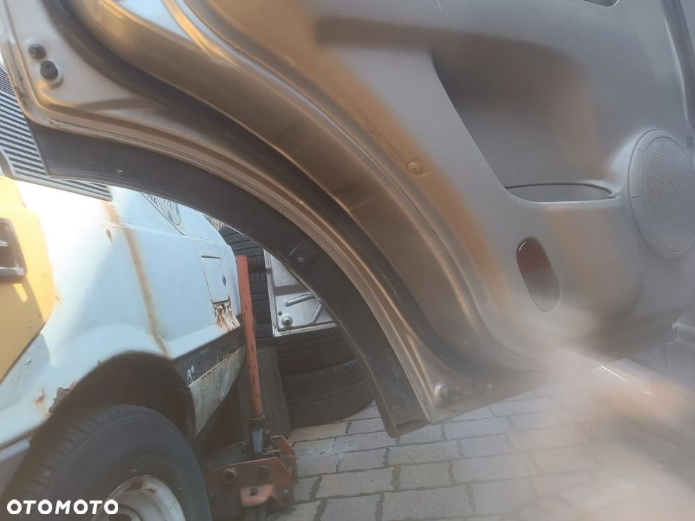 Kia Sorento I 1 drzwi lewy prawy przód tył szyba lusterko - samochód na części Częstochowa - 7
