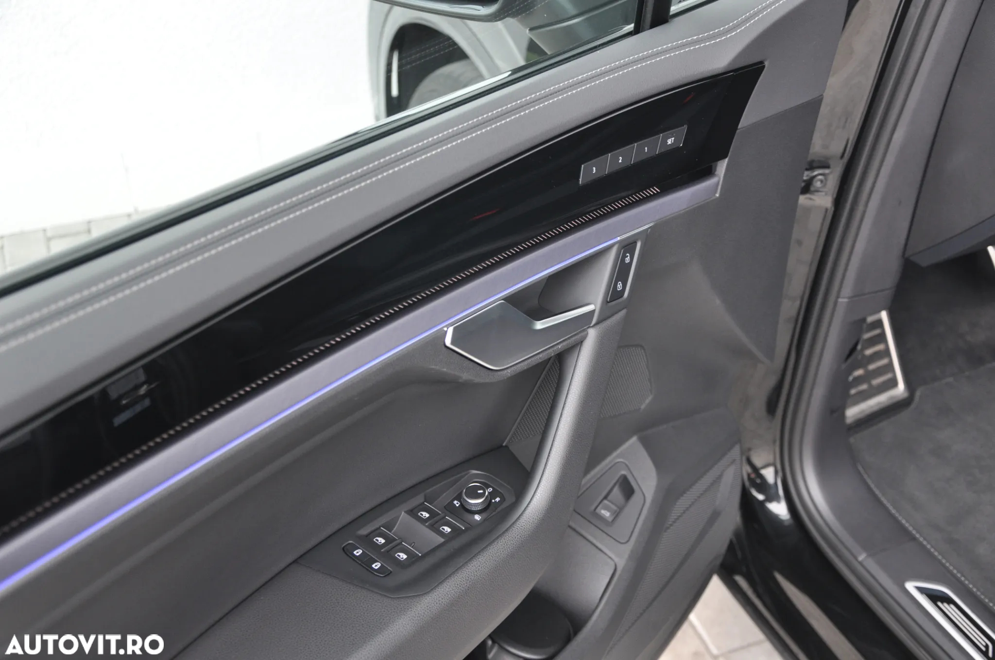 Volkswagen Touareg V6 TDI 4MOTION R-Line - 14