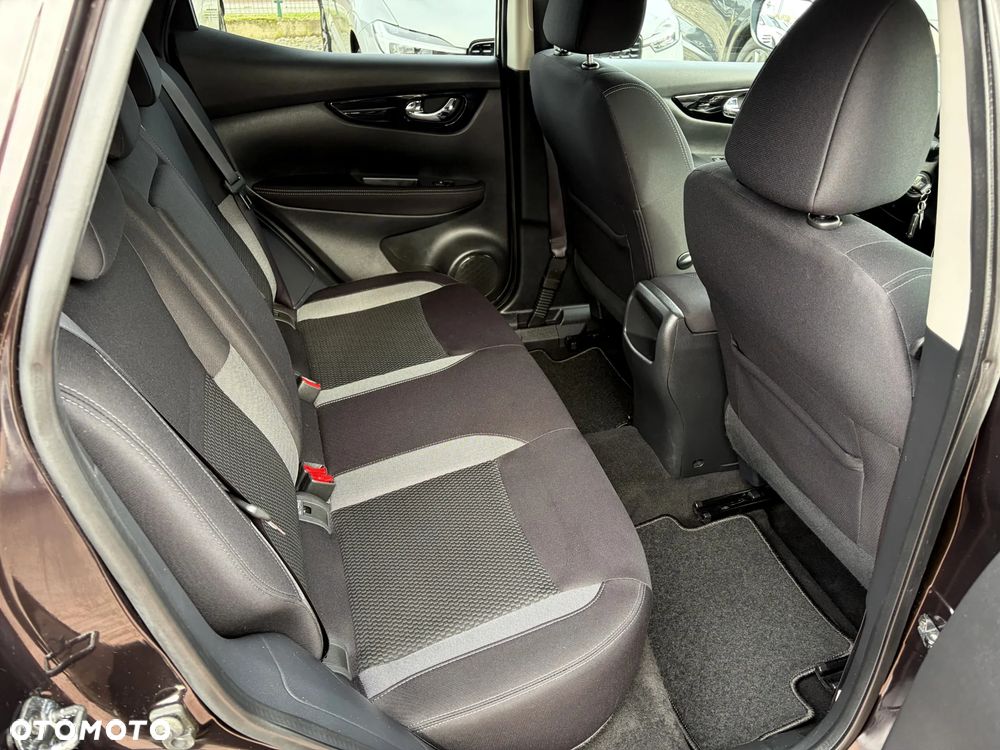 Nissan Qashqai 1.2 DIG-T Xtronic ACENTA - 17