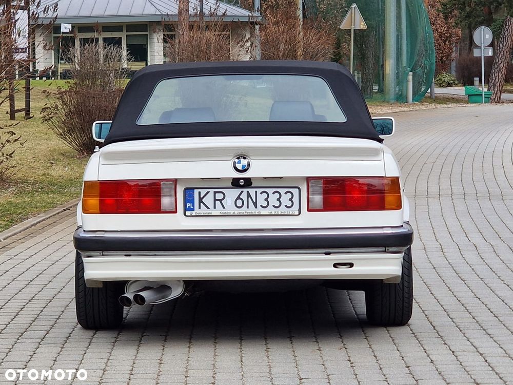 BMW Seria 3 320i - 11
