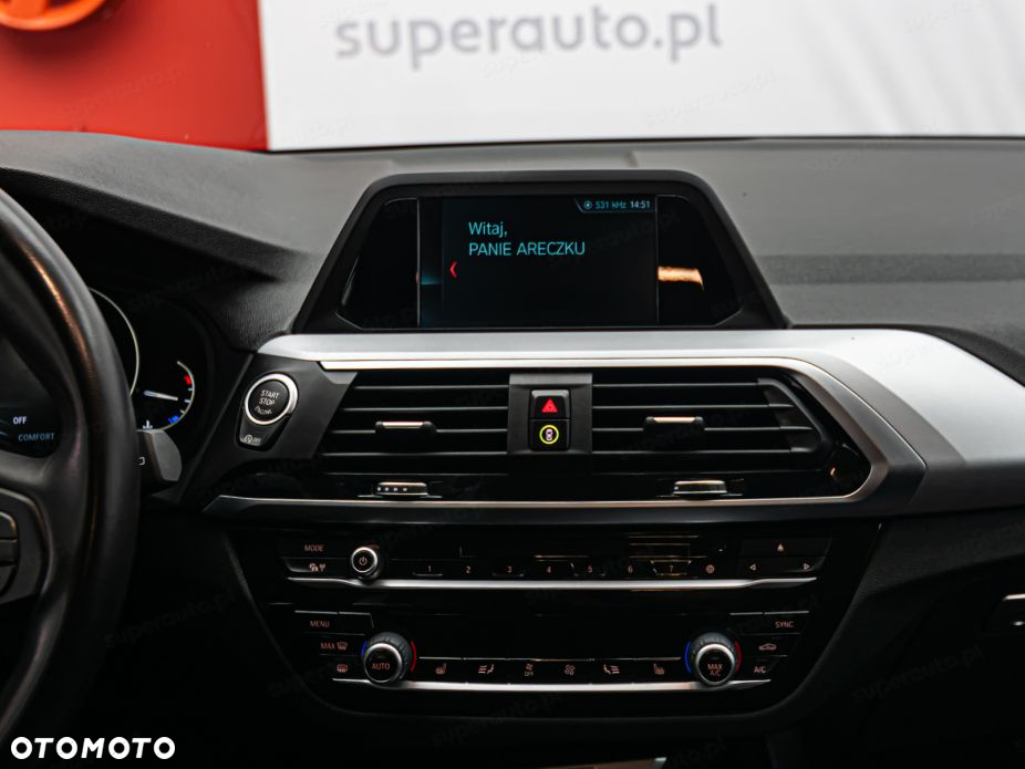 BMW X3 xDrive20i Advantage - 17