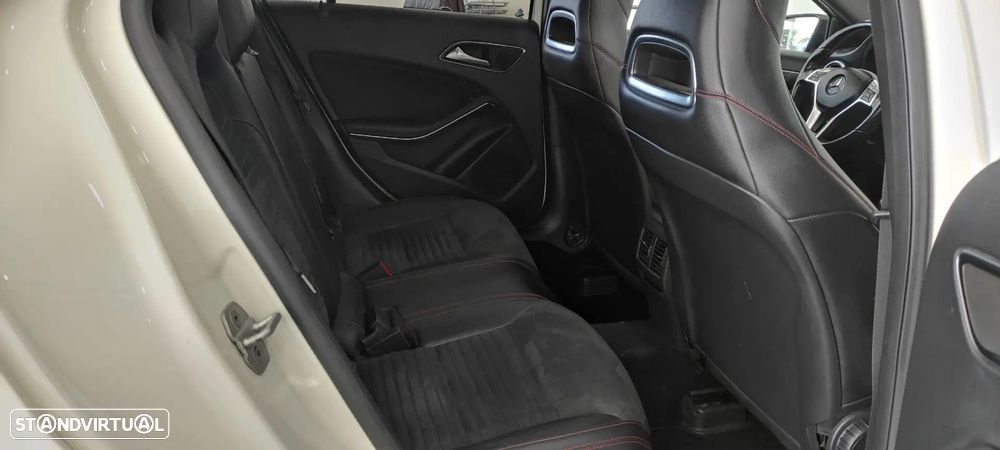 Mercedes-Benz A 180 d AMG Line - 21