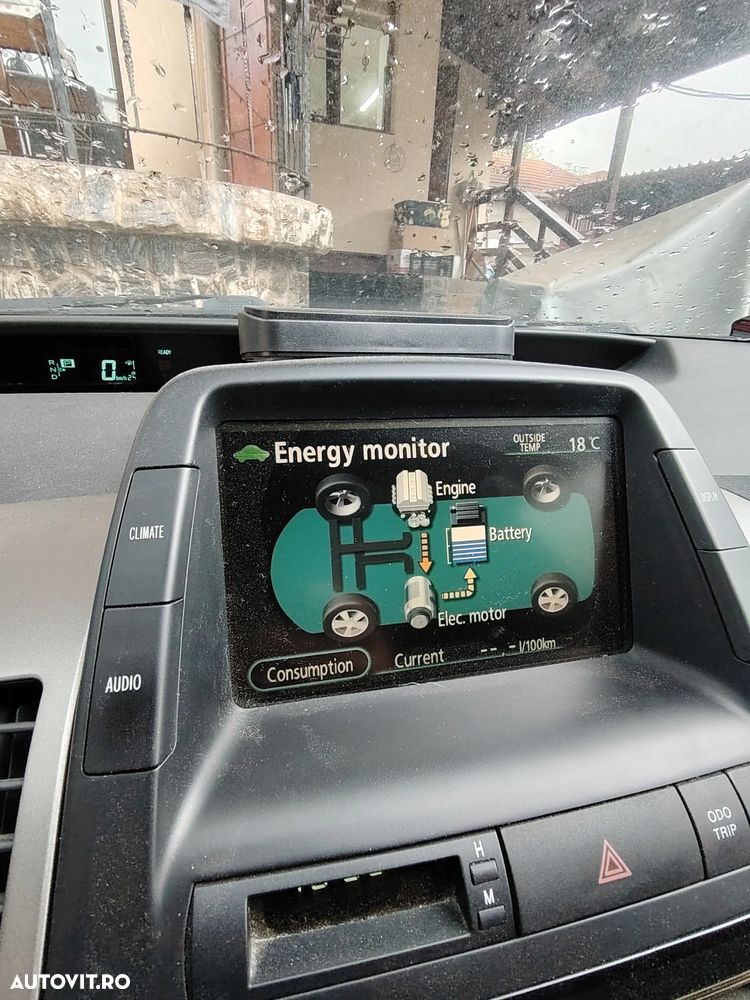 Toyota Prius (Hybrid) Luna - 7
