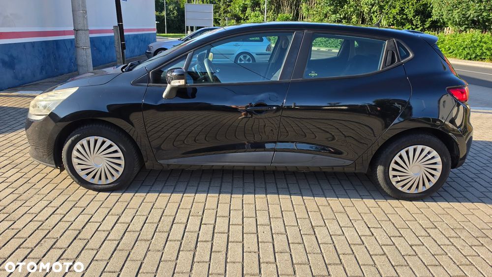 Renault Clio 1.2 16V 75 Life - 9