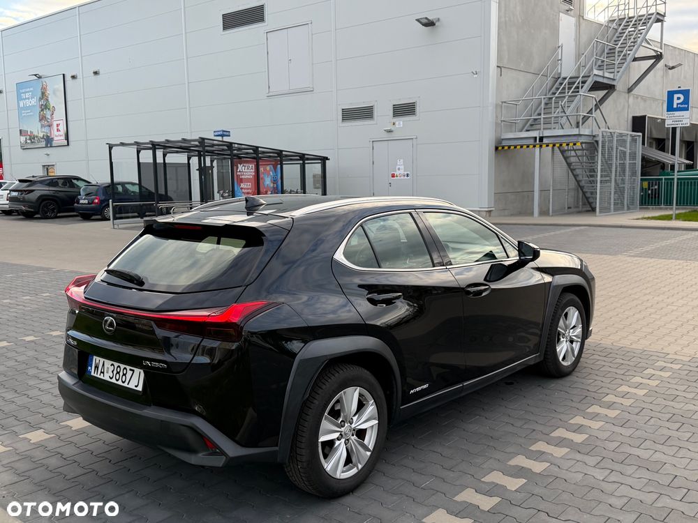 Lexus UX 250h Business Edition - 14