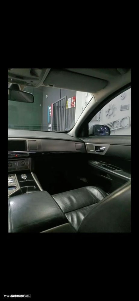 Jaguar XF 3.0 D V6 S Luxury - 7