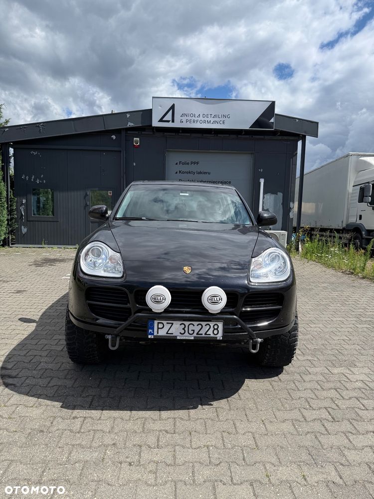 Porsche Cayenne - 2