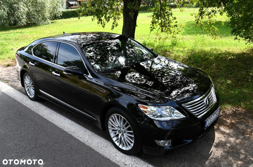 Lexus LS - 9