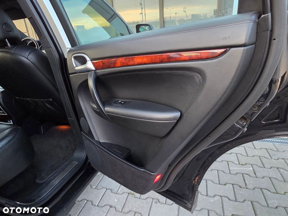 Porsche Cayenne - 35