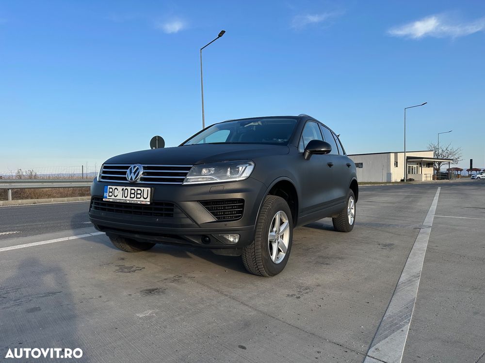 Volkswagen Touareg - 1