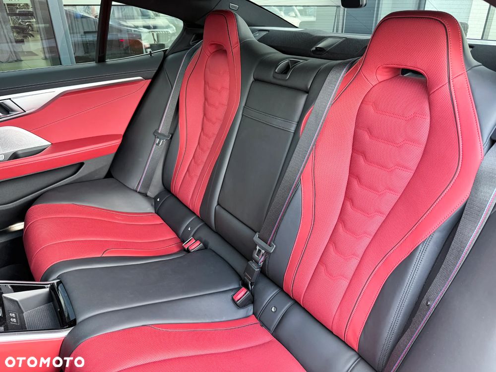 BMW Seria 8 - 35