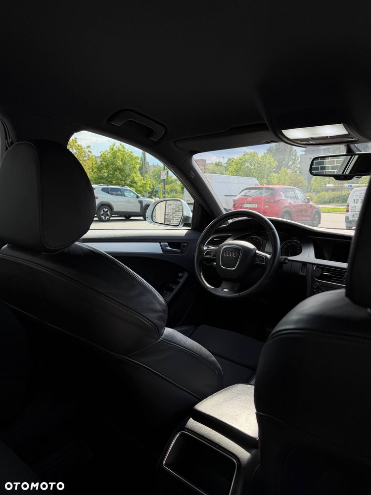 Audi A4 Limousine - 16