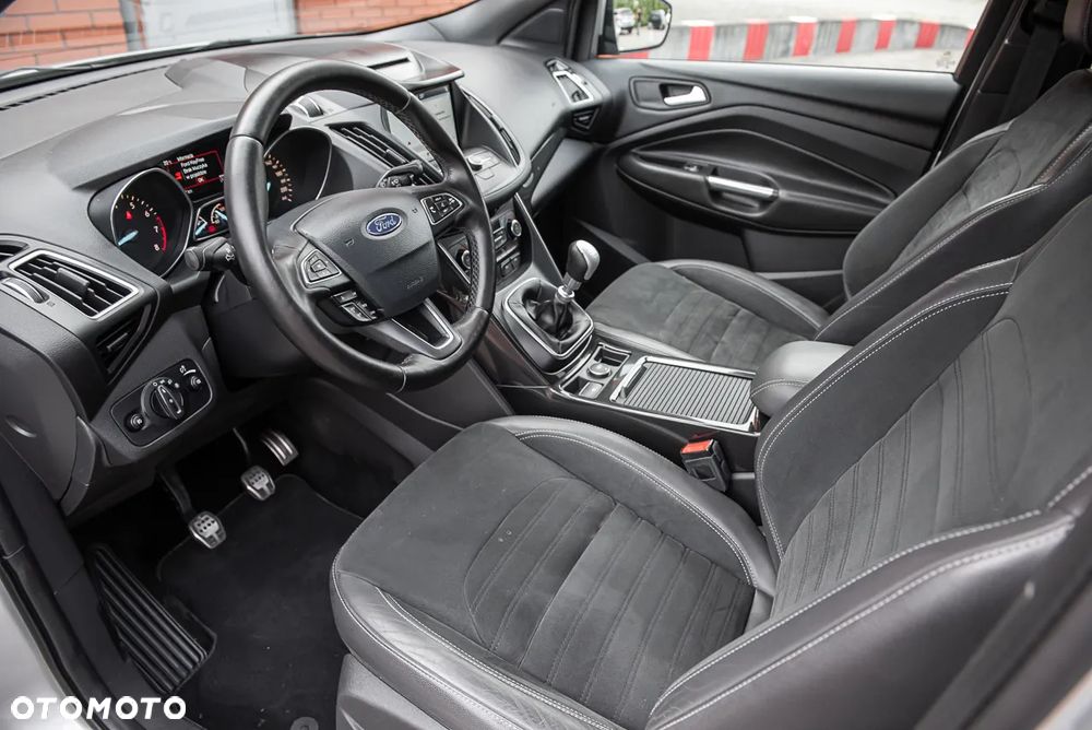 Ford Kuga 1.5 EcoBoost 2x4 ST-Line - 5